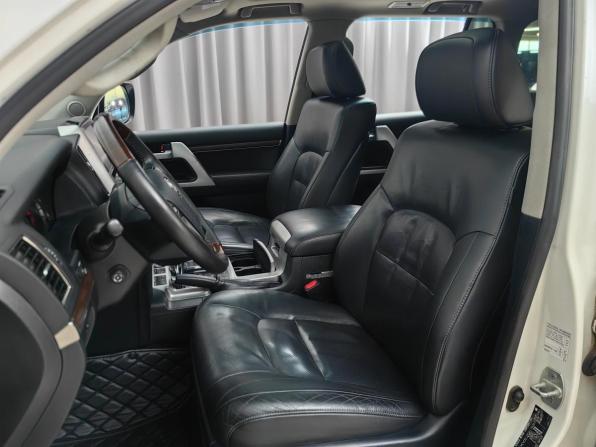 Toyota Land Cruiser 200 Series Рестайлинг 2 с пробегом 2015 года, цена 4 290 000 рублей, 253000 км, внедорожник, Автокод Объявления