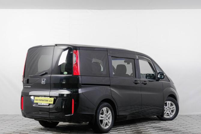 Honda Stepwgn V с пробегом 2015 года, цена 1 639 000 рублей, 180000 км, минивэн, Автокод Объявления