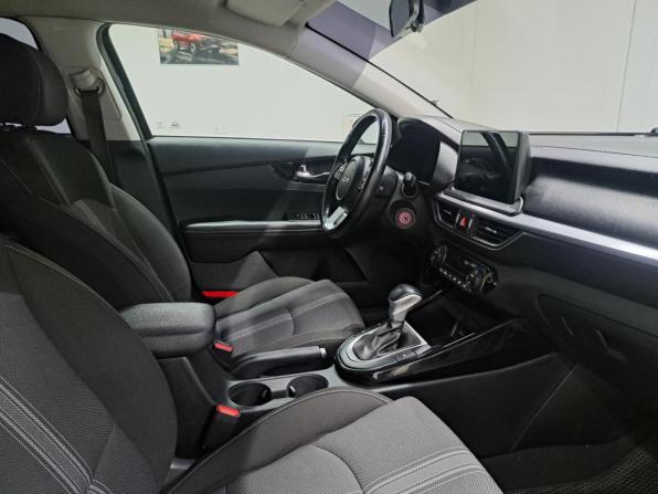 Kia Cerato IV Рестайлинг с пробегом 2021 года, цена 1 643 000 рублей, 131037 км, седан, Автокод Объявления