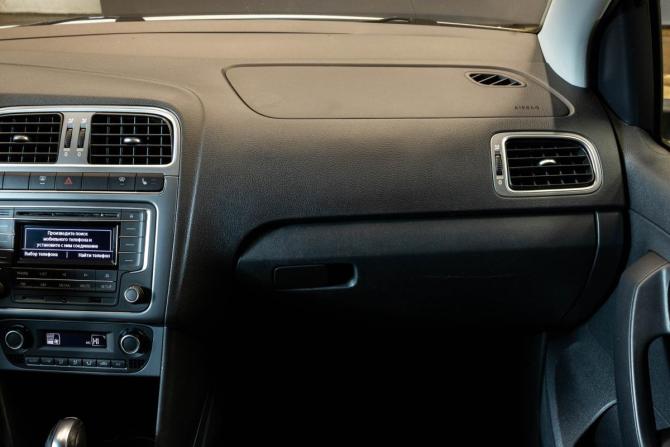 Volkswagen Polo V Рестайлинг с пробегом 2016 года, цена 1 329 000 рублей, 83362 км, седан, Автокод Объявления
