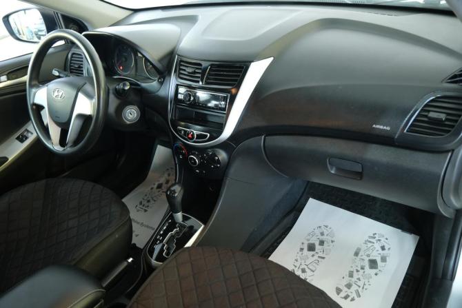 Hyundai Solaris I с пробегом 2014 года, цена 899 000 рублей, 182000 км, седан, Автокод Объявления