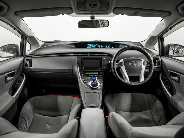 Toyota Prius III (XW30) с пробегом 2009 года, цена 1 050 000 рублей, 157095 км, лифтбек, Автокод Объявления