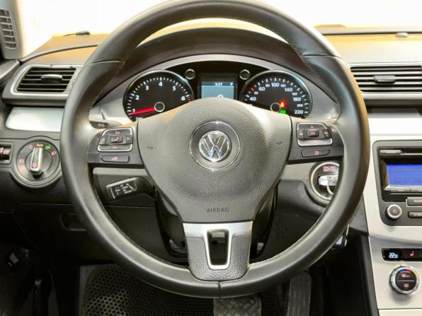 Volkswagen Passat B7 с пробегом 2011 года, цена 999 000 рублей, 203420 км, седан, Автокод Объявления