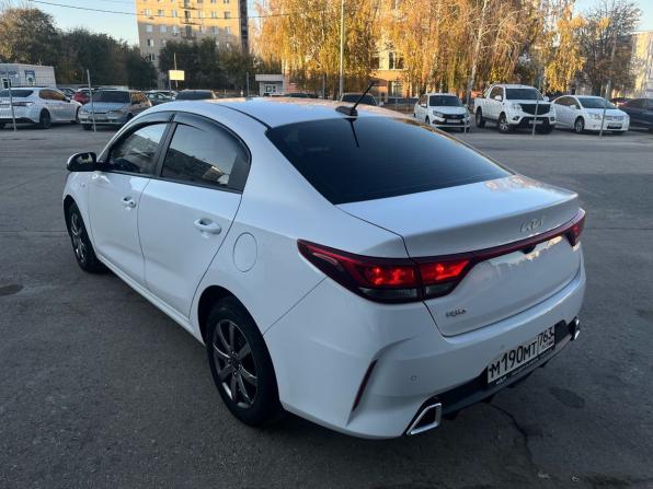 Kia Rio IV Рестайлинг с пробегом 2021 года, цена 1 070 000 рублей, 281000 км, седан, Автокод Объявления