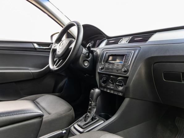 Skoda Rapid I Рестайлинг с пробегом 2019 года, цена 1 213 000 рублей, 97636 км, лифтбек, Автокод Объявления