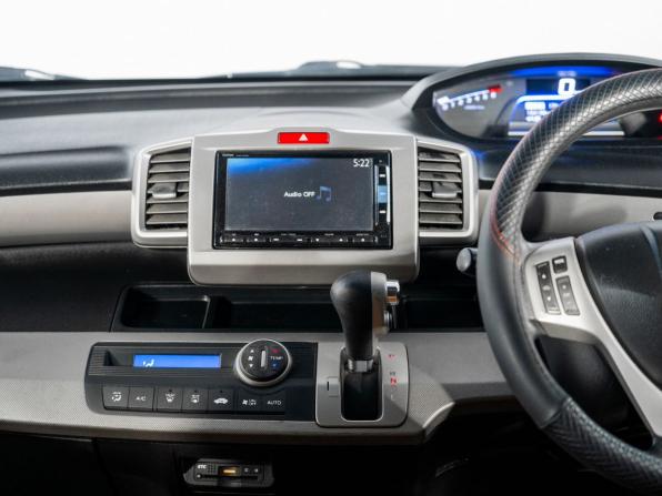 Honda Freed I Рестайлинг 2 с пробегом 2015 года, цена 1 195 000 рублей, 134138 км, компактвэн, Автокод Объявления