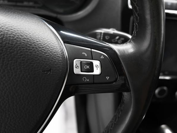 Volkswagen Polo V Рестайлинг с пробегом 2017 года, цена 1 195 000 рублей, 115232 км, седан, Автокод Объявления