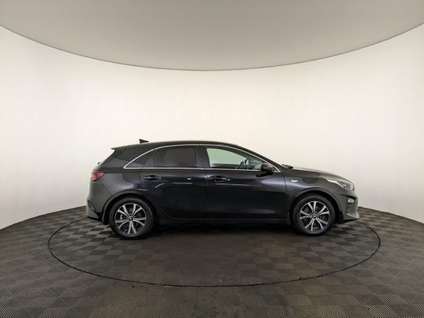 Kia Ceed III с пробегом 2018 года, цена 1 500 000 рублей, 128145 км, хэтчбек, Автокод Объявления
