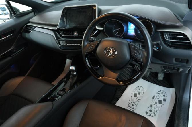 Toyota C-HR I с пробегом 2017 года, цена 2 199 000 рублей, 57700 км, внедорожник, Автокод Объявления