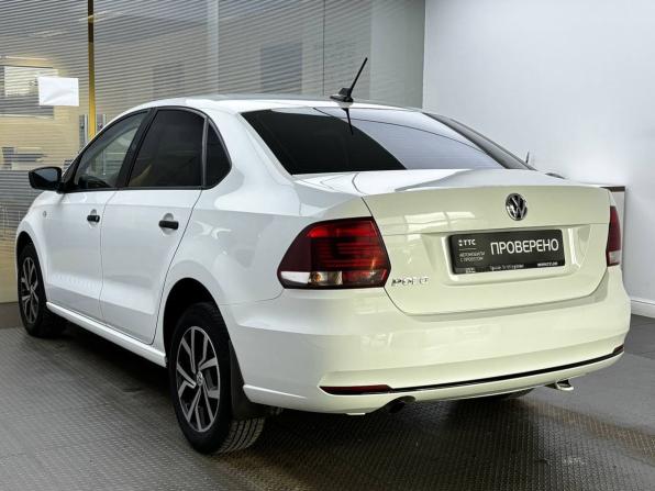 Volkswagen Polo V Рестайлинг с пробегом 2019 года, цена 1 350 000 рублей, 59471 км, седан, Автокод Объявления