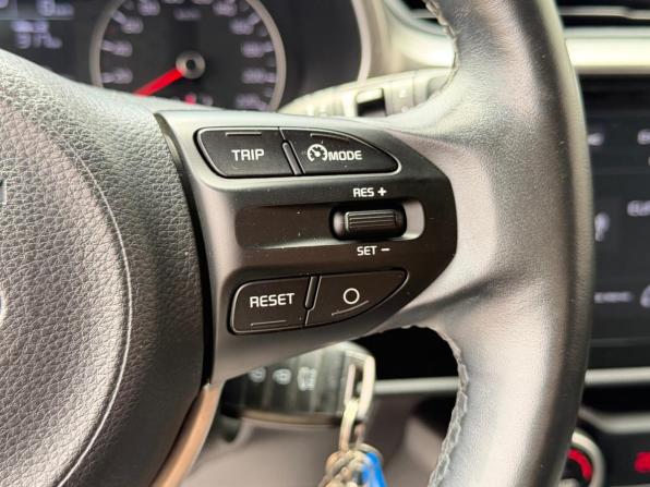 Kia Rio IV Рестайлинг с пробегом 2021 года, цена 1 550 000 рублей, 187600 км, хэтчбек, Автокод Объявления