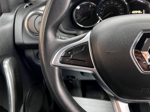 Renault Logan II Рестайлинг с пробегом 2019 года, цена 1 095 000 рублей, 122948 км, седан, Автокод Объявления