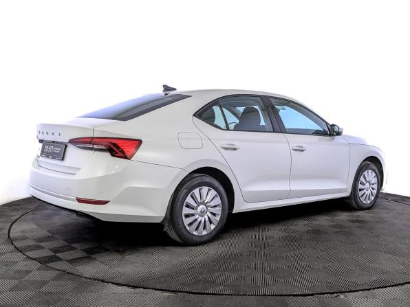 Skoda Octavia IV (A8) с пробегом 2021 года, цена 2 359 000 рублей, 69993 км, лифтбек, Автокод Объявления