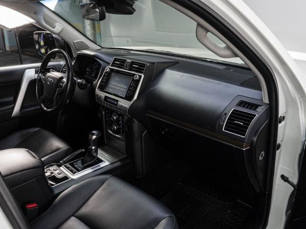 Toyota Land Cruiser Prado 150 Series Рестайлинг 2 с пробегом 2017 года, цена 5 990 000 рублей, 83164 км, внедорожник, Автокод Объявления