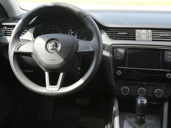 Skoda Octavia III (A7) Рестайлинг с пробегом 2019 года, цена 1 830 000 рублей, 87400 км, лифтбек, Автокод Объявления