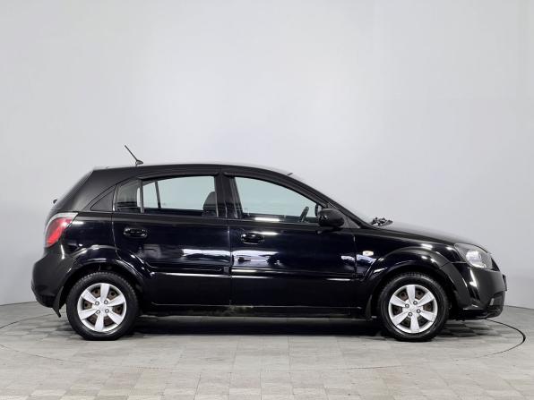Kia Rio II Рестайлинг с пробегом 2011 года, цена 650 000 рублей, 211866 км, хэтчбек, Автокод Объявления