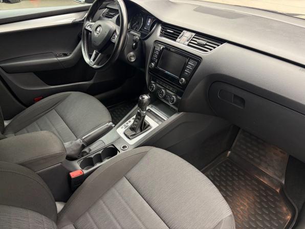 Skoda Octavia III (A7) с пробегом 2015 года, цена 1 359 000 рублей, 340449 км, лифтбек, Автокод Объявления