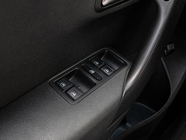 Volkswagen Polo V Рестайлинг с пробегом 2018 года, цена 1 445 000 рублей, 188435 км, седан, Автокод Объявления