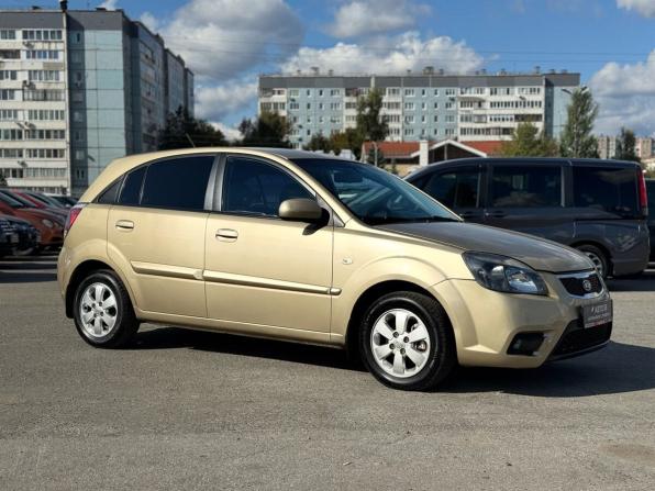 Kia Rio II Рестайлинг с пробегом 2011 года, цена 649 000 рублей, 122195 км, хэтчбек, Автокод Объявления