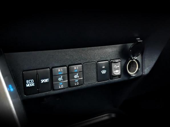Toyota RAV4 IV (XA40) Рестайлинг с пробегом 2018 года, цена 2 350 000 рублей, 97521 км, внедорожник, Автокод Объявления