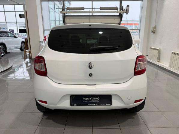 Renault Sandero II с пробегом 2017 года, цена 774 000 рублей, 56589 км, хэтчбек, Автокод Объявления