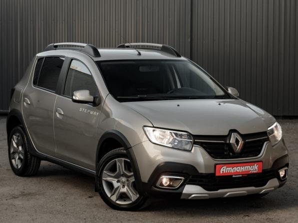 Renault Sandero II Рестайлинг с пробегом 2018 года, цена 1 090 000 рублей, 120367 км, хэтчбек, Автокод Объявления