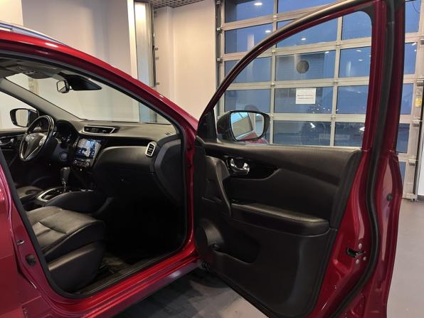 Nissan Qashqai II с пробегом 2018 года, цена 2 035 000 рублей, 106490 км, внедорожник, Автокод Объявления