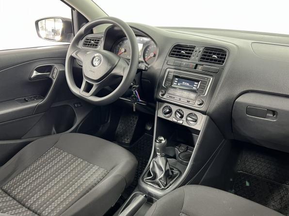 Volkswagen Polo V Рестайлинг с пробегом 2018 года, цена 830 000 рублей, 172000 км, седан, Автокод Объявления