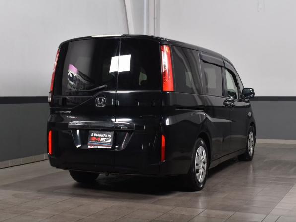 Honda Stepwgn V с пробегом 2017 года, цена 1 794 995 рублей, 171104 км, минивэн, Автокод Объявления