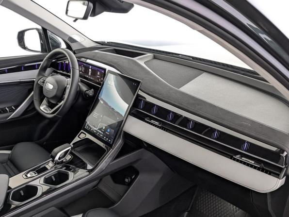 Geely Atlas II с пробегом 2025 года, цена 3 350 000 рублей, 10094 км, внедорожник, Автокод Объявления
