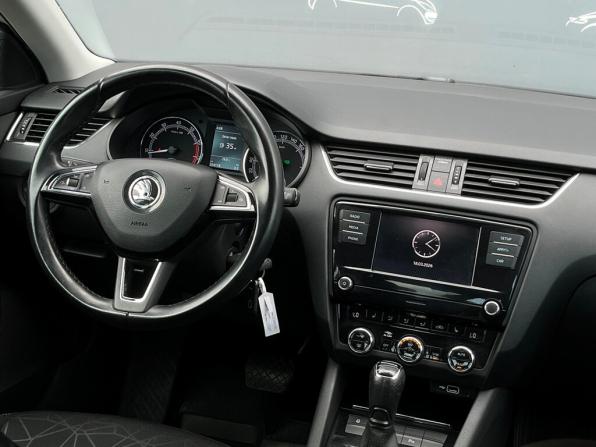 Skoda Octavia III (A7) Рестайлинг с пробегом 2018 года, цена 998 600 рублей, 324119 км, лифтбек, Автокод Объявления