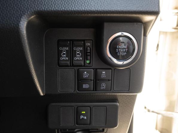 Toyota Roomy I с пробегом 2019 года, цена 1 265 000 рублей, 52076 км, микровэн, Автокод Объявления