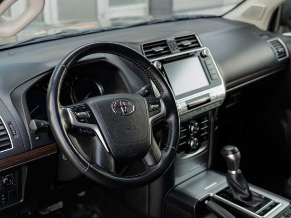 Toyota Land Cruiser Prado 150 Series Рестайлинг 2 с пробегом 2019 года, цена 6 405 000 рублей, 123224 км, внедорожник, Автокод Объявления
