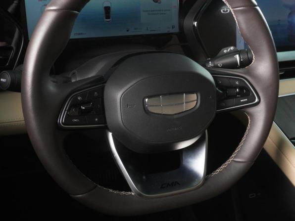 Geely Monjaro I Рестайлинг с пробегом 2025 года, цена 3 599 000 рублей, 22800 км, внедорожник, Автокод Объявления