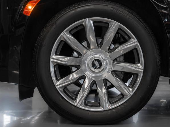 Cadillac Escalade V с пробегом 2023 года, цена 12 400 000 рублей, 17973 км, внедорожник, Автокод Объявления