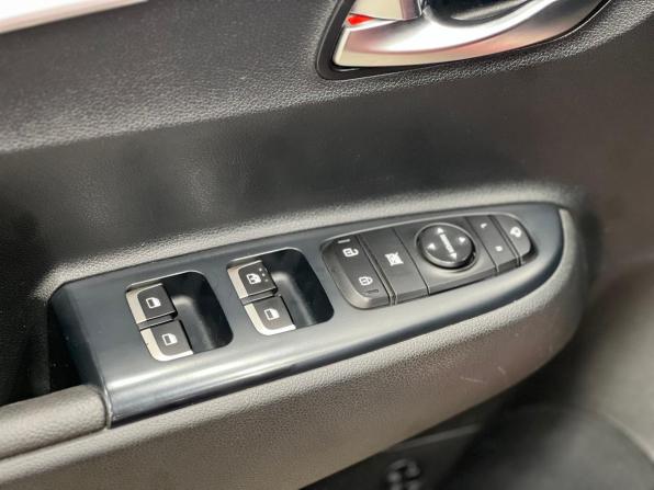 Kia Rio IV Рестайлинг с пробегом 2021 года, цена 1 550 000 рублей, 116000 км, седан, Автокод Объявления