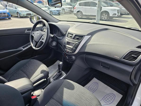 Hyundai Solaris I Рестайлинг с пробегом 2015 года, цена 1 049 995 рублей, 130804 км, хэтчбек, Автокод Объявления