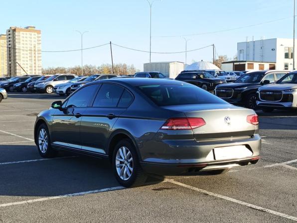 Volkswagen Passat B8 с пробегом 2016 года, цена 1 480 000 рублей, 300893 км, седан, Автокод Объявления