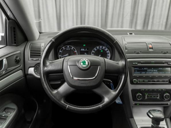 Skoda Octavia II (A5) Рестайлинг с пробегом 2012 года, цена 780 000 рублей, 223757 км, лифтбек, Автокод Объявления