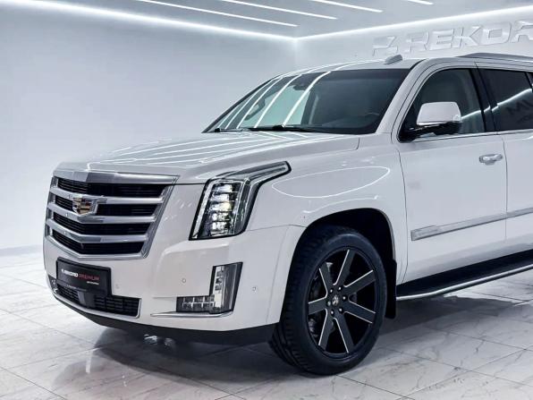 Cadillac Escalade IV с пробегом 2019 года, цена 5 399 000 рублей, 82441 км, внедорожник, Автокод Объявления