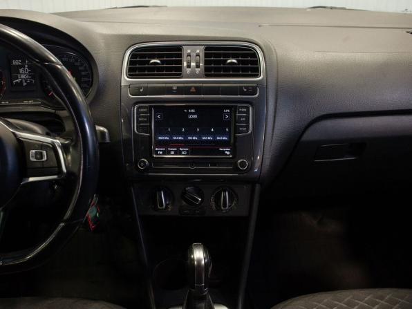 Volkswagen Polo V Рестайлинг с пробегом 2018 года, цена 1 467 000 рублей, 63802 км, седан, Автокод Объявления