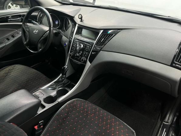 Hyundai Sonata VI (YF) с пробегом 2010 года, цена 1 209 900 рублей, 175600 км, седан, Автокод Объявления
