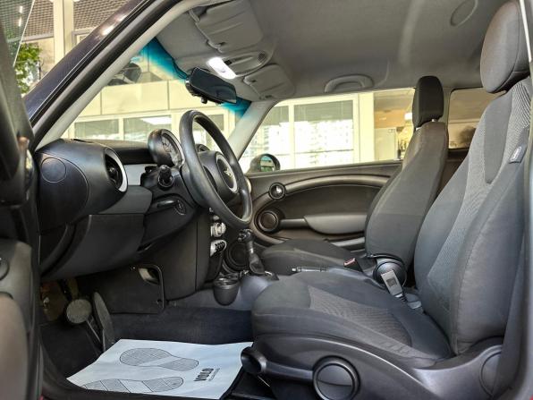 Mini Hatch II (R56) с пробегом 2009 года, цена 790 000 рублей, 170589 км, хэтчбек, Автокод Объявления