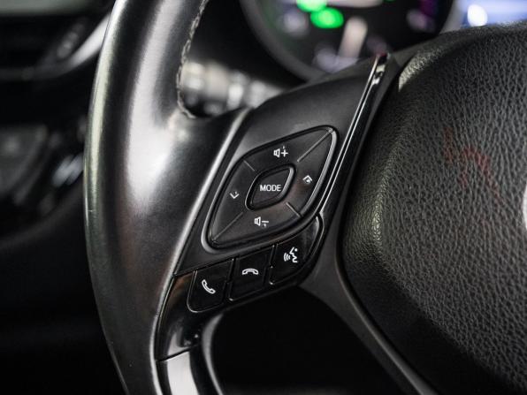 Toyota C-HR I Рестайлинг с пробегом 2019 года, цена 1 950 000 рублей, 137420 км, внедорожник, Автокод Объявления