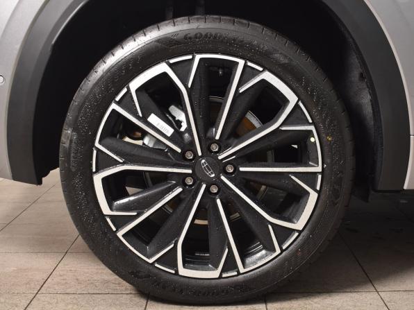 Geely Monjaro I Рестайлинг 2 с пробегом 2025 года, цена 3 949 995 рублей, 26 км, внедорожник, Автокод Объявления