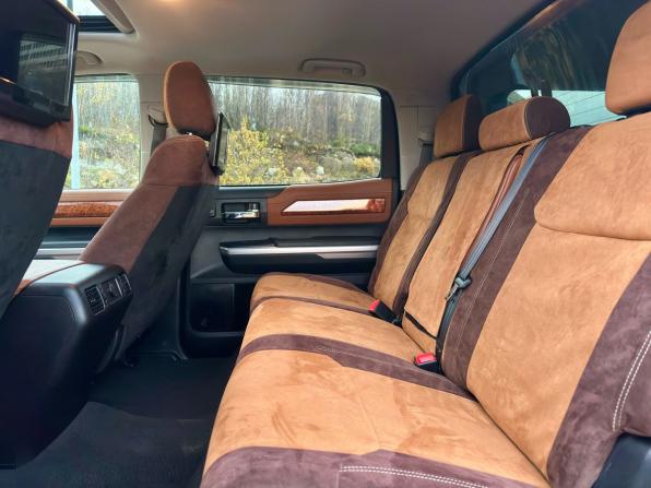 Toyota Tundra II Рестайлинг с пробегом 2015 года, цена 7 899 000 рублей, 77164 км, offers.body_type.unknown, Автокод Объявления