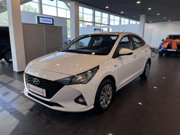 Hyundai Solaris II Рестайлинг с пробегом 2022 года, цена 1 459 400 рублей, 112591 км, седан, Автокод Объявления