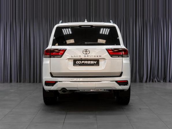 Toyota Land Cruiser 300 Series с пробегом 2023 года, цена 12 305 000 рублей, 72716 км, внедорожник, Автокод Объявления