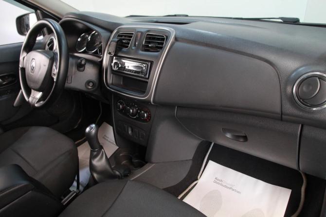 Renault Logan II с пробегом 2018 года, цена 779 000 рублей, 162065 км, седан, Автокод Объявления