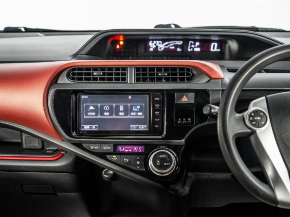 Toyota Aqua I Рестайлинг с пробегом 2015 года, цена 960 500 рублей, 99500 км, хэтчбек, Автокод Объявления